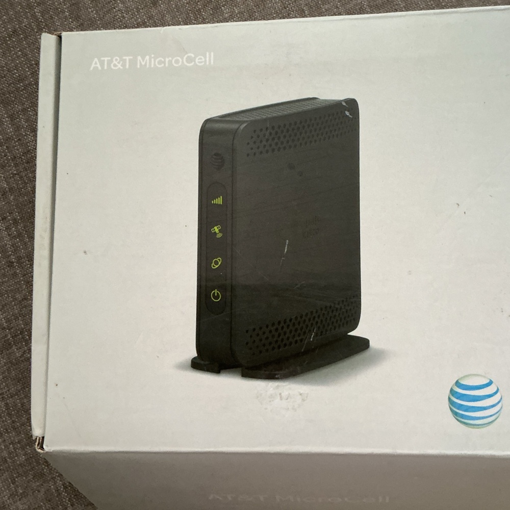 Cisco AT&T MicroCell, a wireless cell signal booster tower 🌻